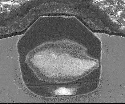Diamant und BSL-Metallbindung im Querschnitt.