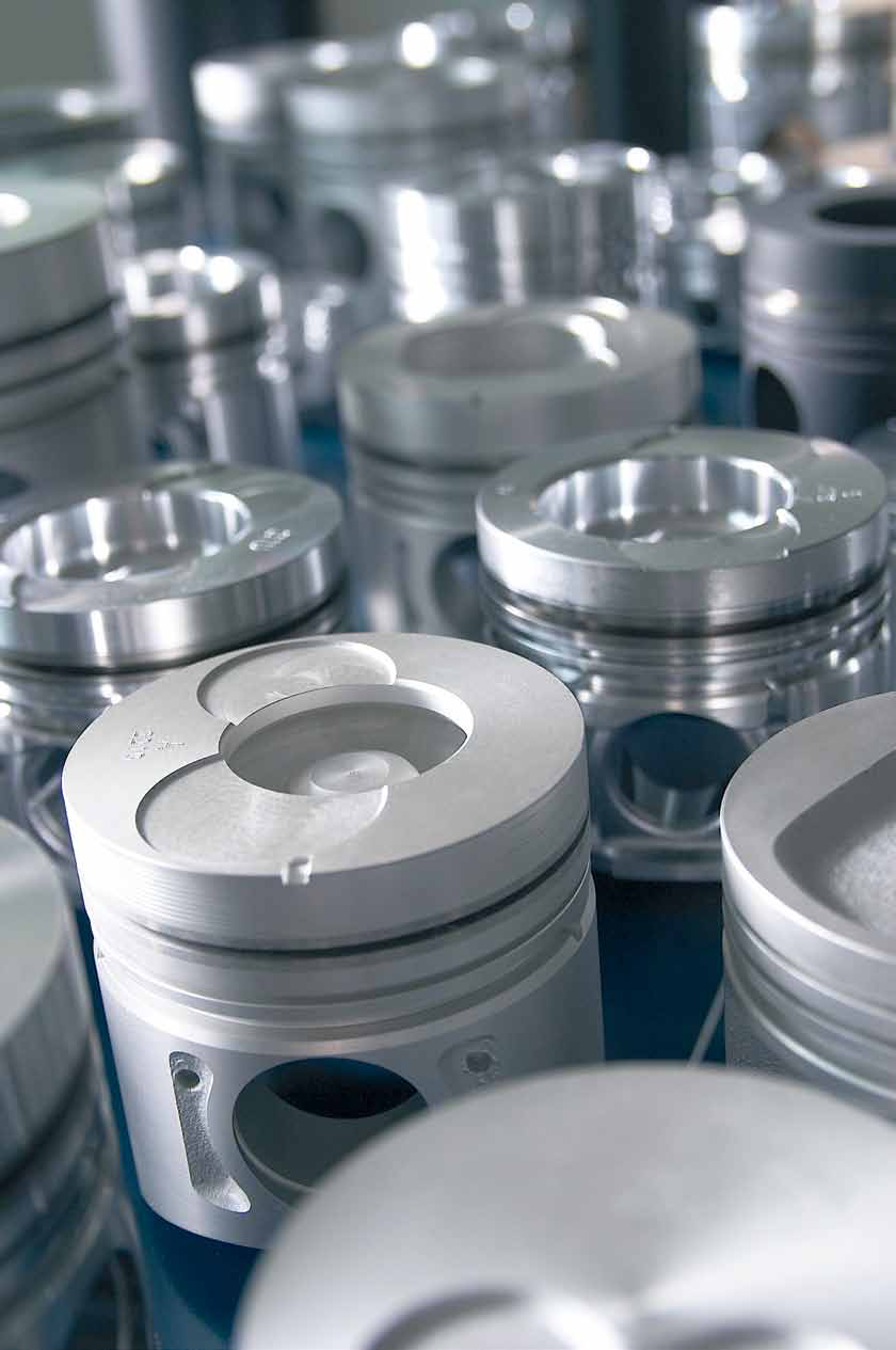 Einstechen und Abstechen: Bauteil- und Bearbeitungsansicht.