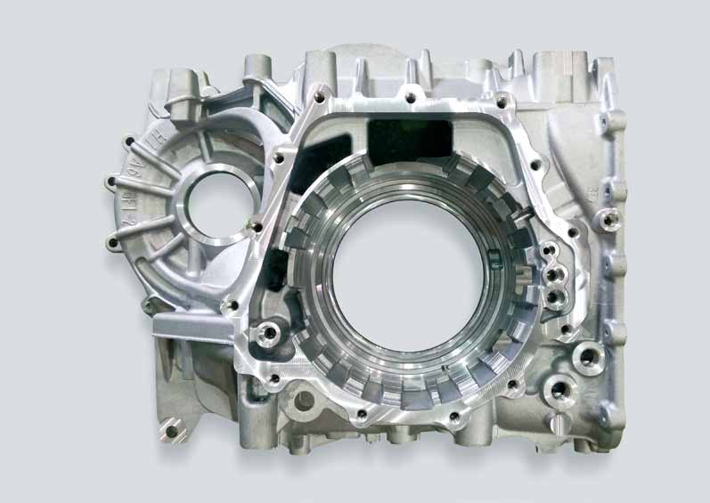 Getriebegehäuse aus Aluminiumlegierung: Bauteil- und Bearbeitungsansicht.