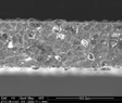 Galvanisch aufgebautes Microblade-Trennblatt, rechte Mikrostrukturgruppe, REM ×200.