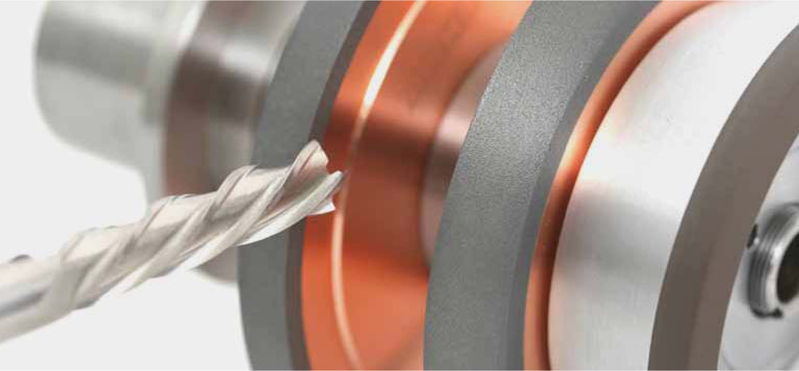 Flute grinding of a rotating tool