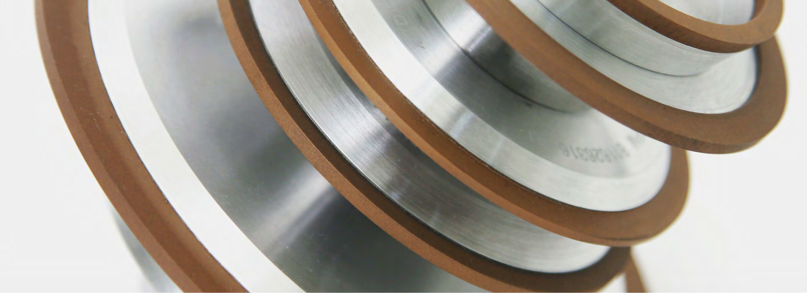 Grinding wheels for precise micro geometries