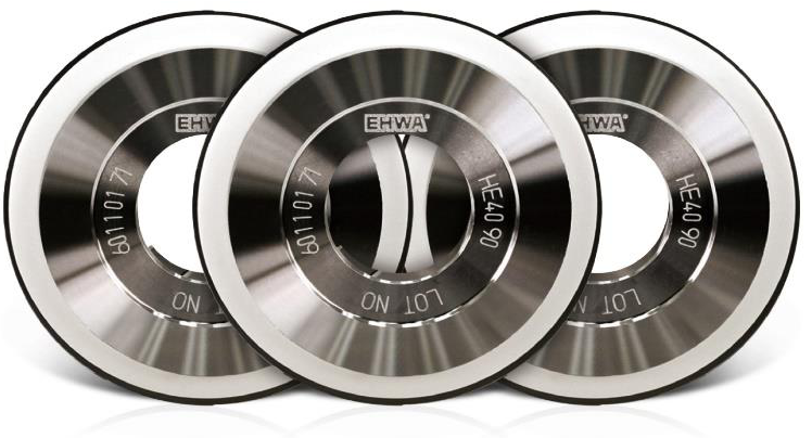 Hub-type dicing blades.